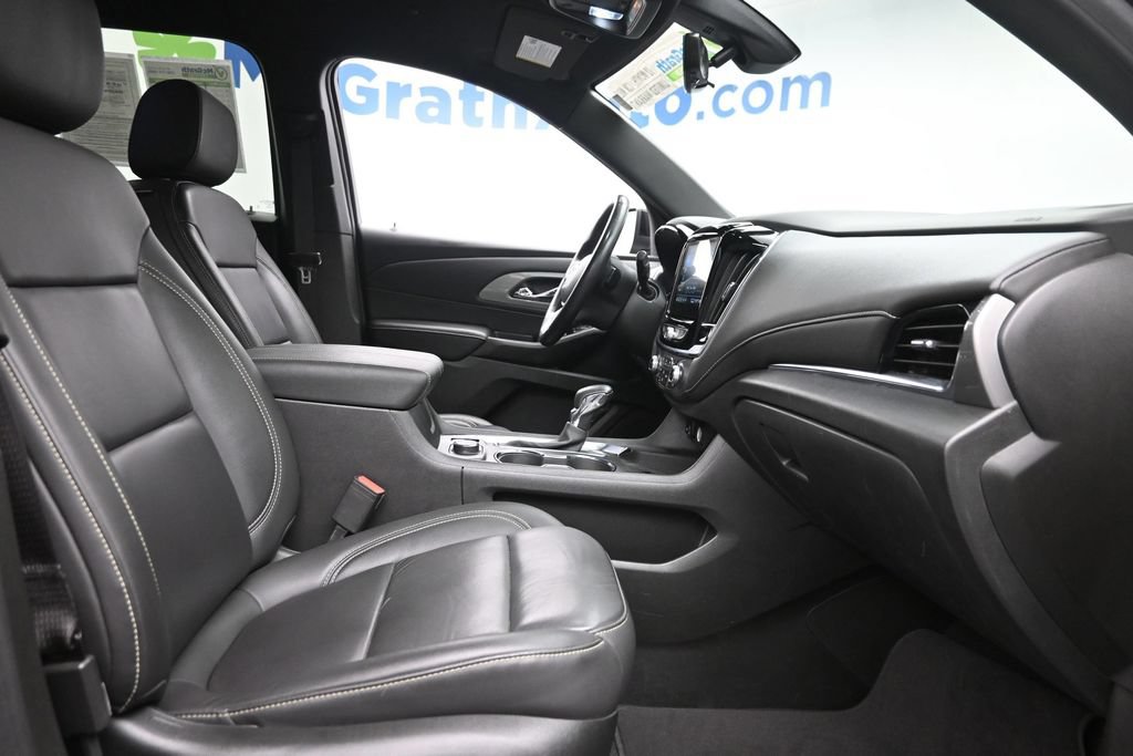 Used 2023 Chevrolet Traverse LT w/ LT Premium Package AWD/4WD image 9