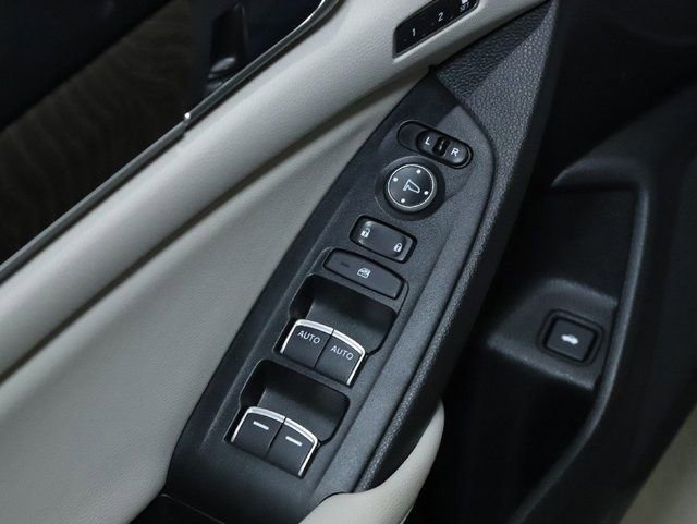 Used 2018 Honda Accord EX-L image 16