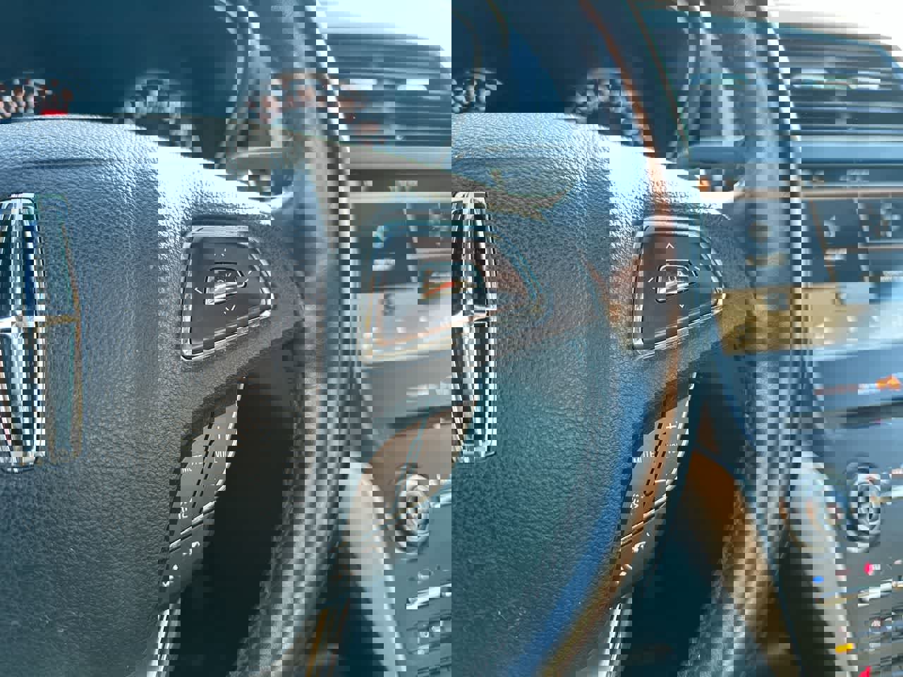 Used 2017 Lincoln MKC Select w/ Lincoln MKC Climate Package image 29