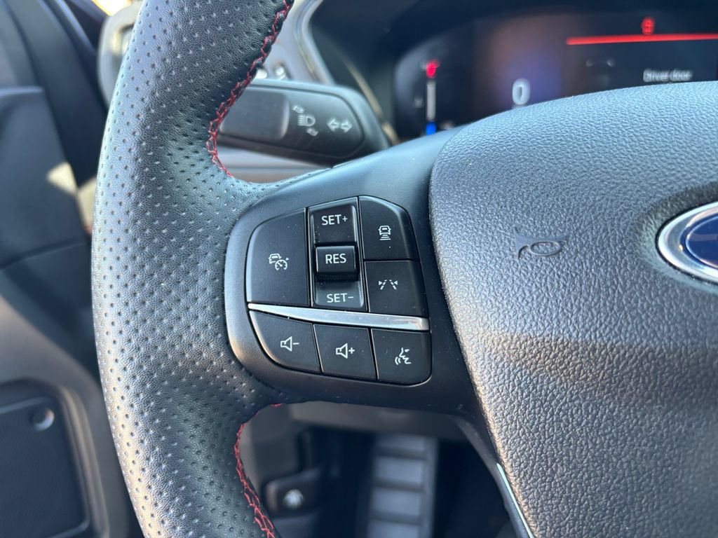 Used 2023 Ford Escape ST-Line w/ Tech Pack #1 FWD image 16