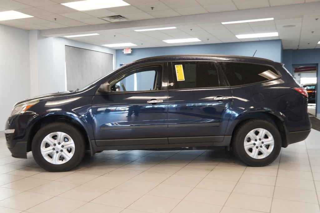 Used 2017 Chevrolet Traverse LS FWD image 2