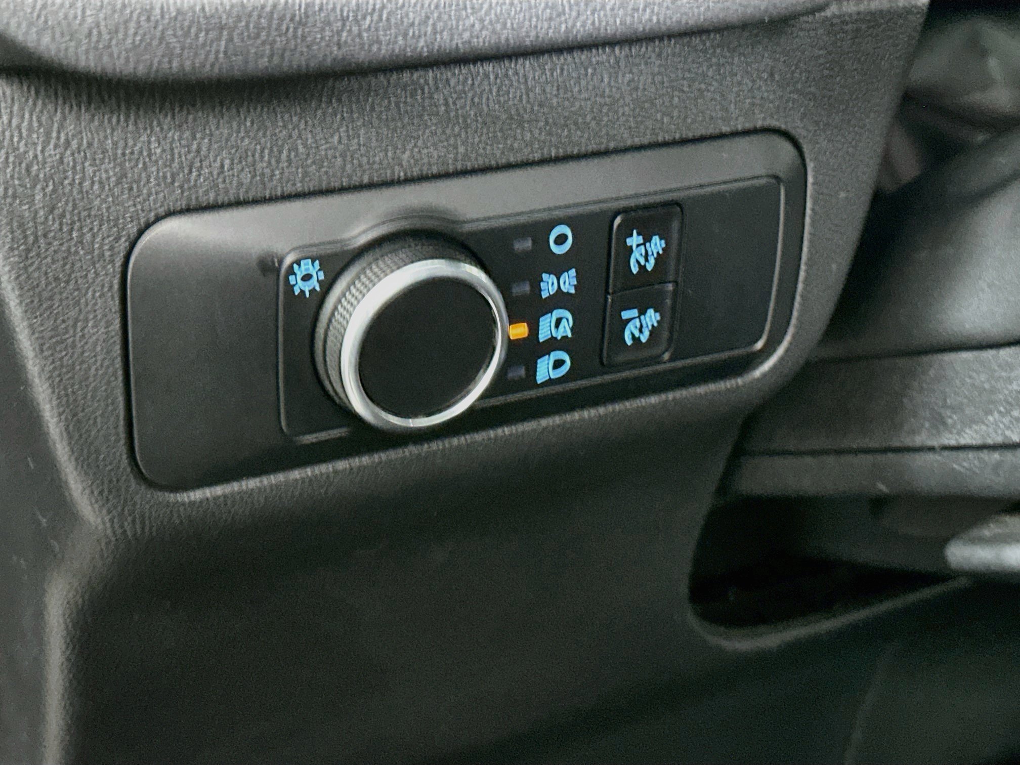 Used 2025 Ford Escape ST-Line FWD image 17