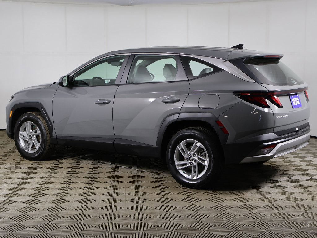 Certified 2025 Hyundai Tucson SE image 7