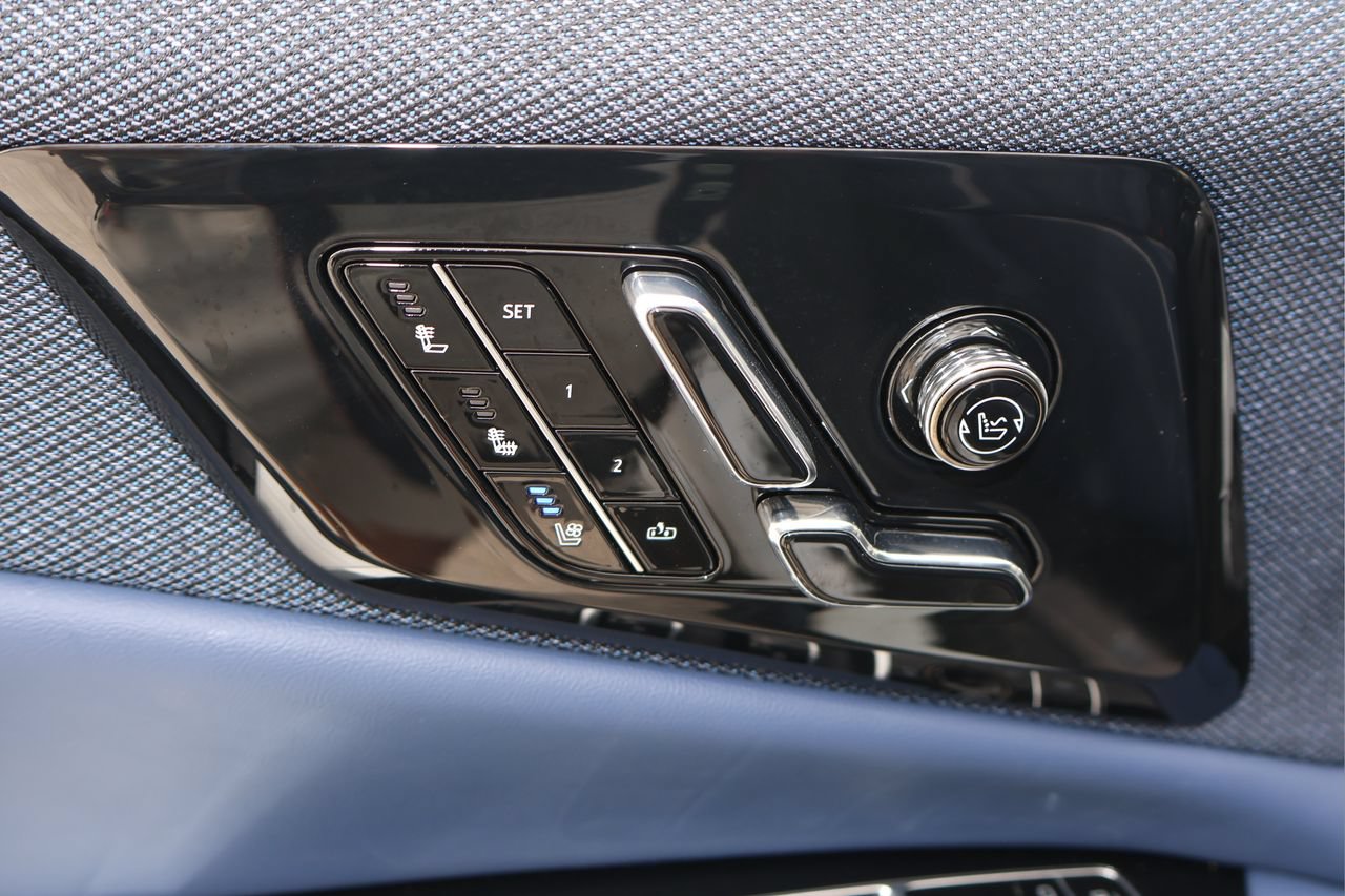 New 2027 Cadillac Optiq Premium Luxury AWD/4WD image 12
