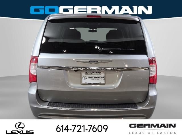 Used 2016 Chrysler Town & Country Touring w/ Driver Convenience Group FWD image 10