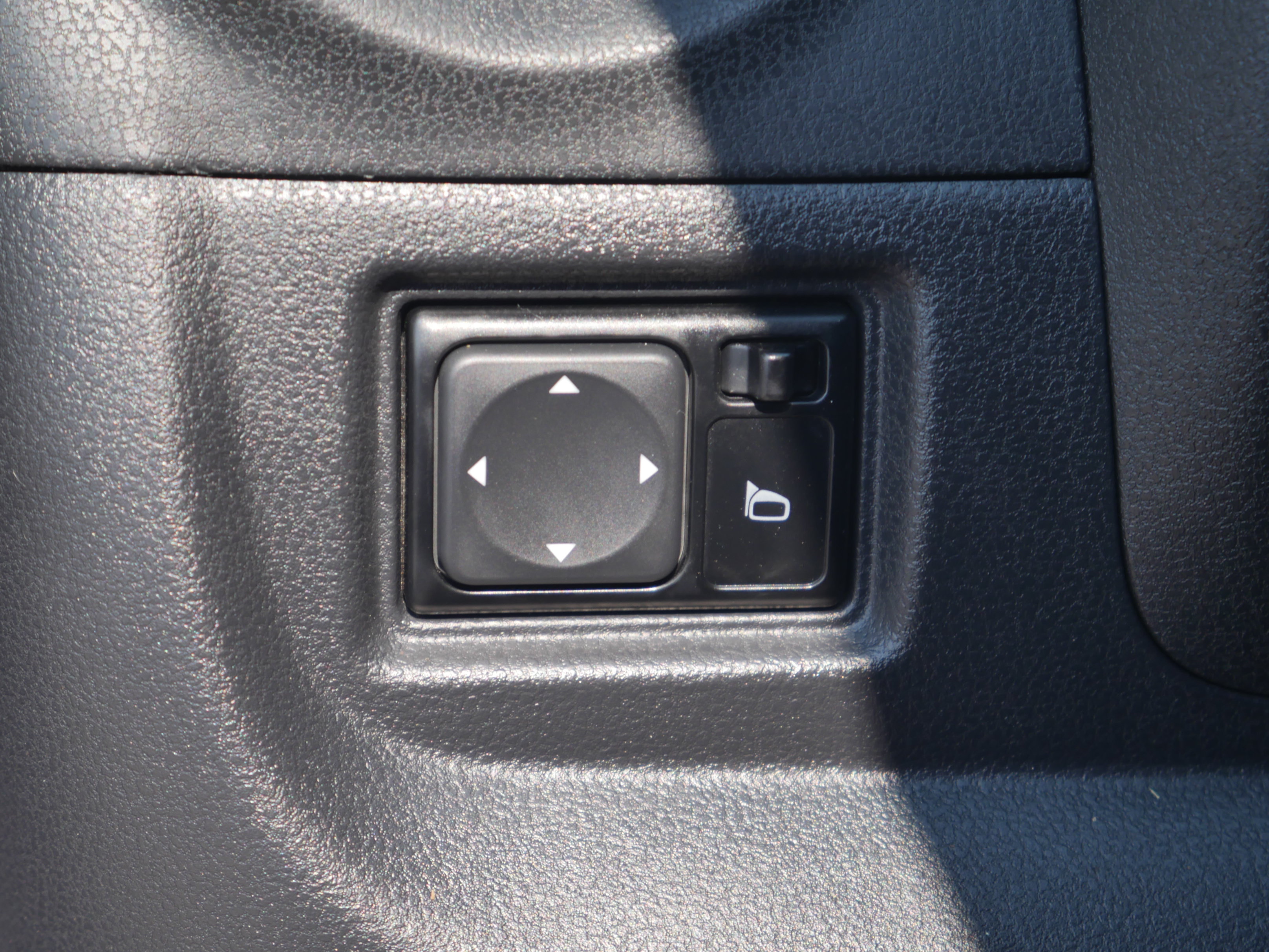 Used 2016 Nissan Versa Note FWD image 5
