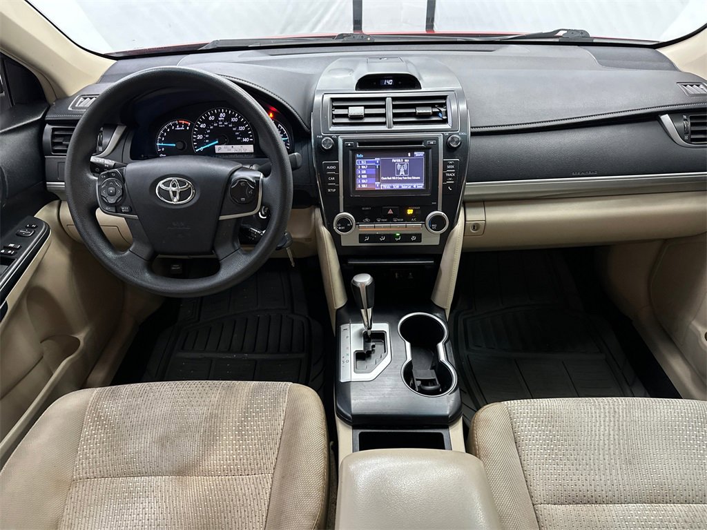 Used 2014 Toyota Camry L image 20