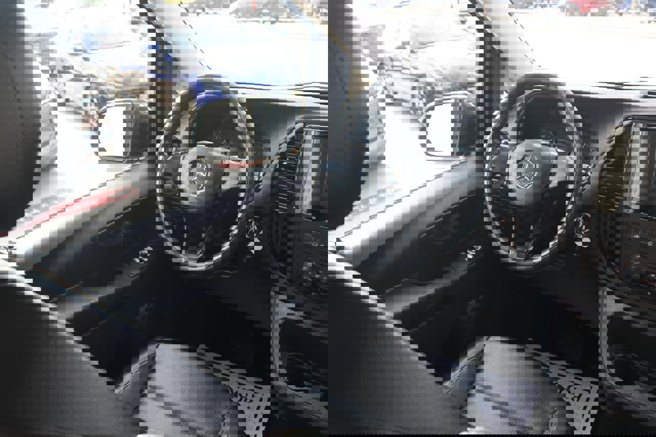 Used 2018 Mercedes-Benz Metris Passenger image 18