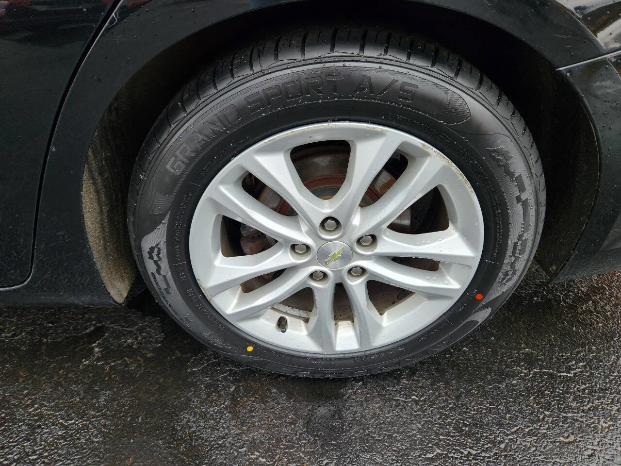 Used 2017 Chevrolet Malibu LT w/ Driver Confidence Package image 8