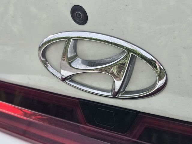 Used 2023 Hyundai Elantra Limited FWD image 10