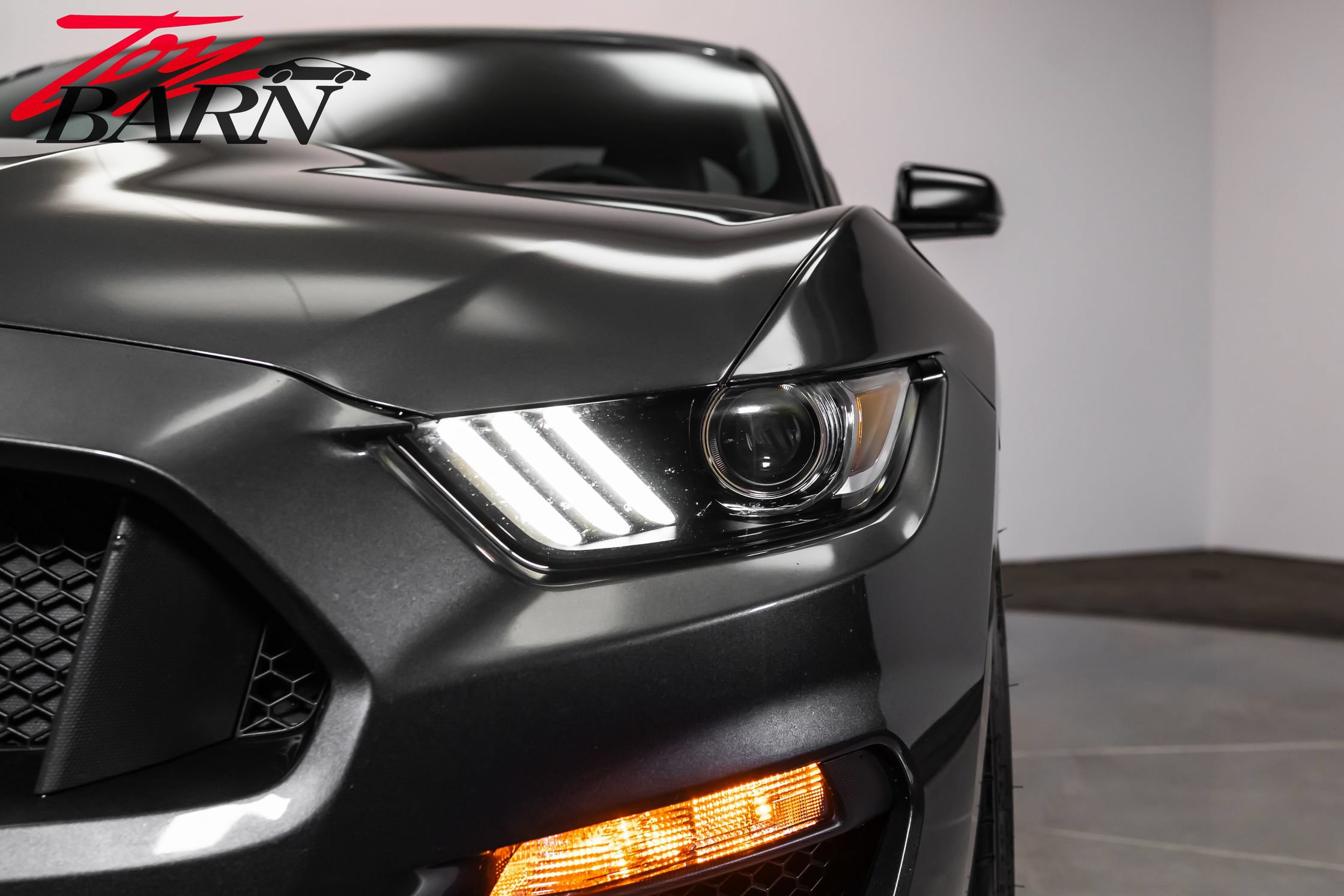 Used 2016 Ford Mustang Shelby GT350 w/ Technology Package RWD image 10