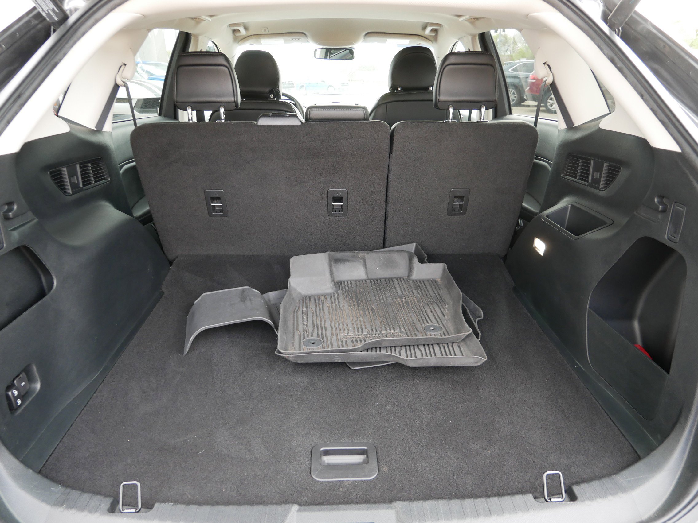 Certified 2019 Ford Edge SEL w/ Equipment Group 201A FWD image 8