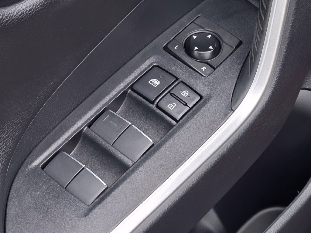 Used 2020 Toyota RAV4 Limited AWD/4WD image 31