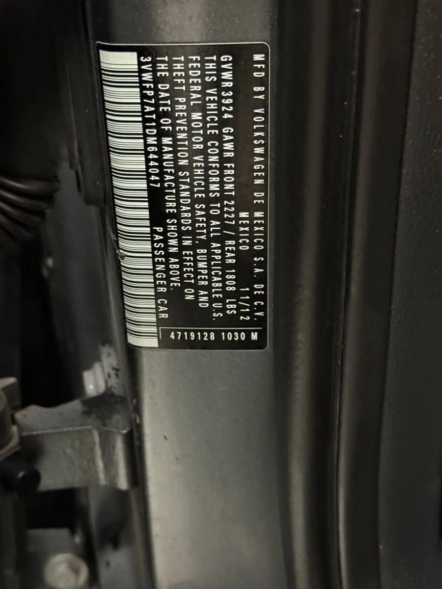 Used 2013 Volkswagen Beetle 2.5 image 32