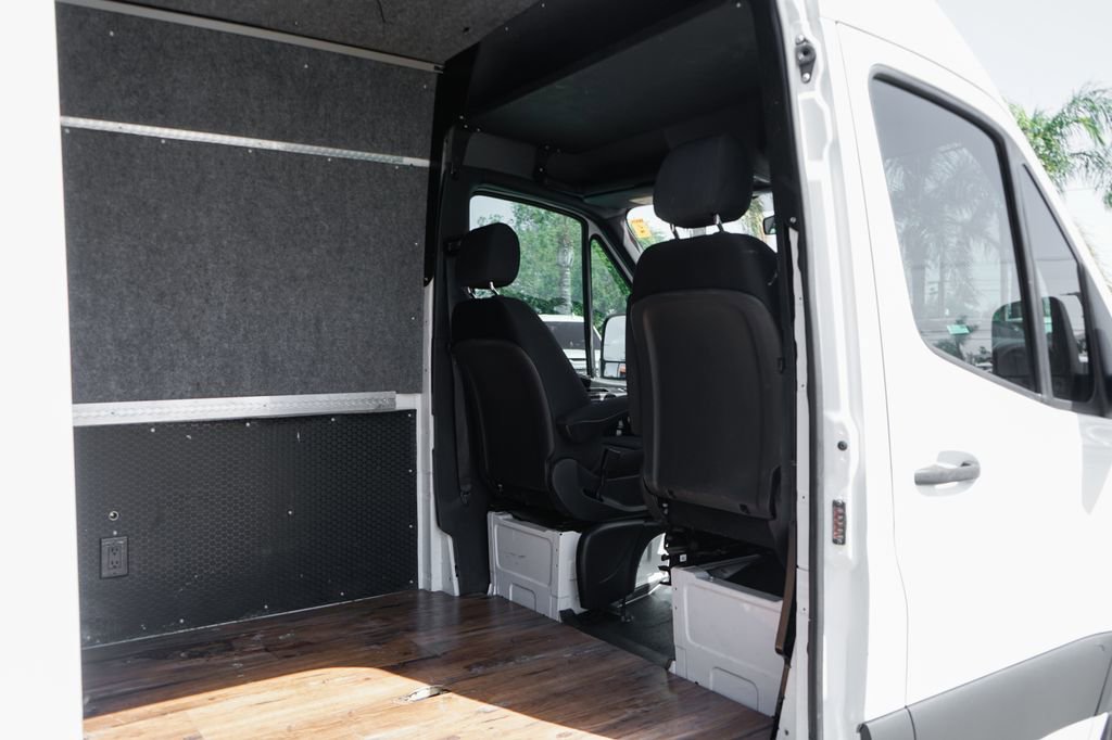 Used 2019 Mercedes-Benz Sprinter 170 Cargo image 14