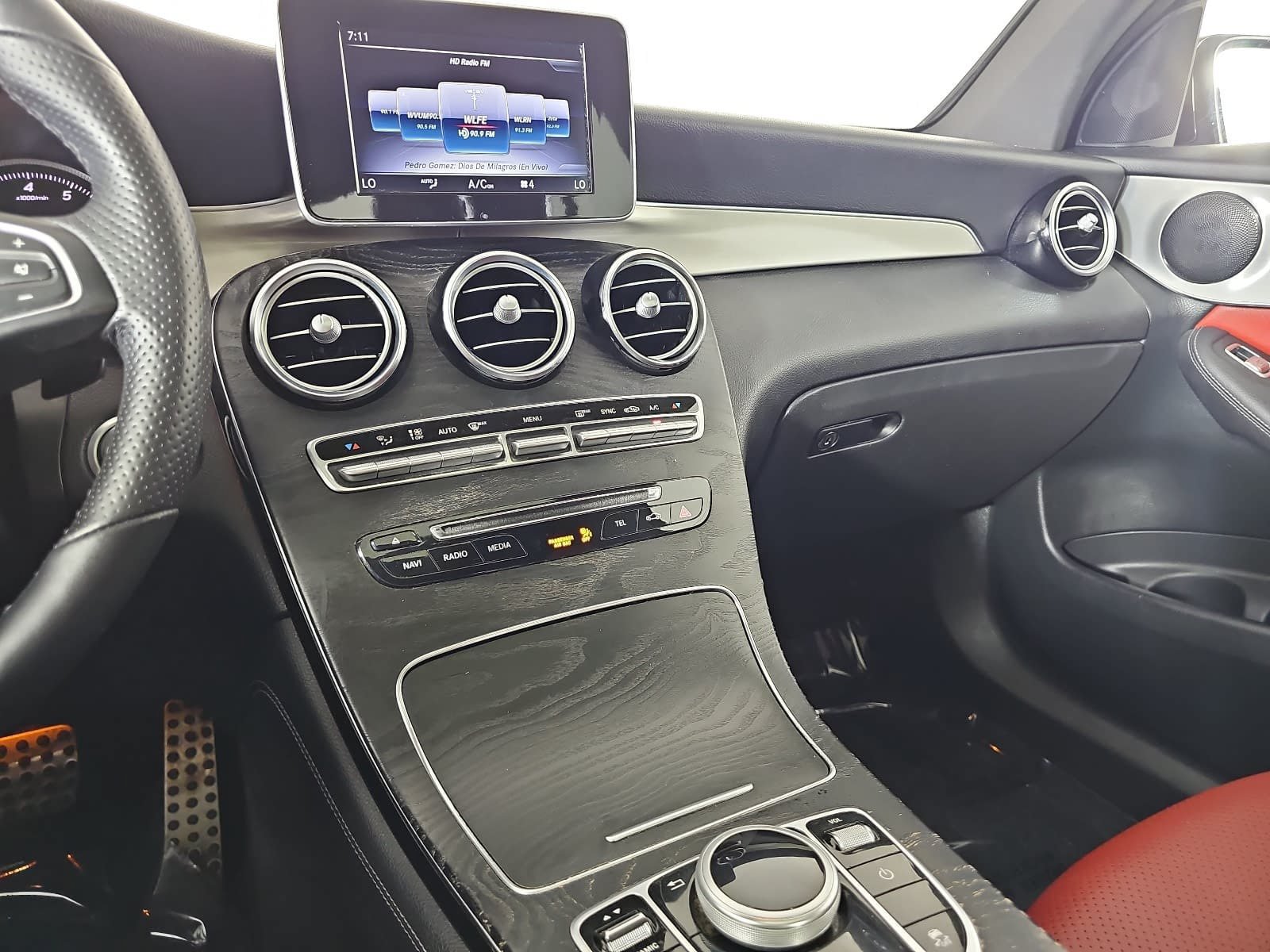 Used 2019 Mercedes-Benz GLC 300 4MATIC Coupe image 20