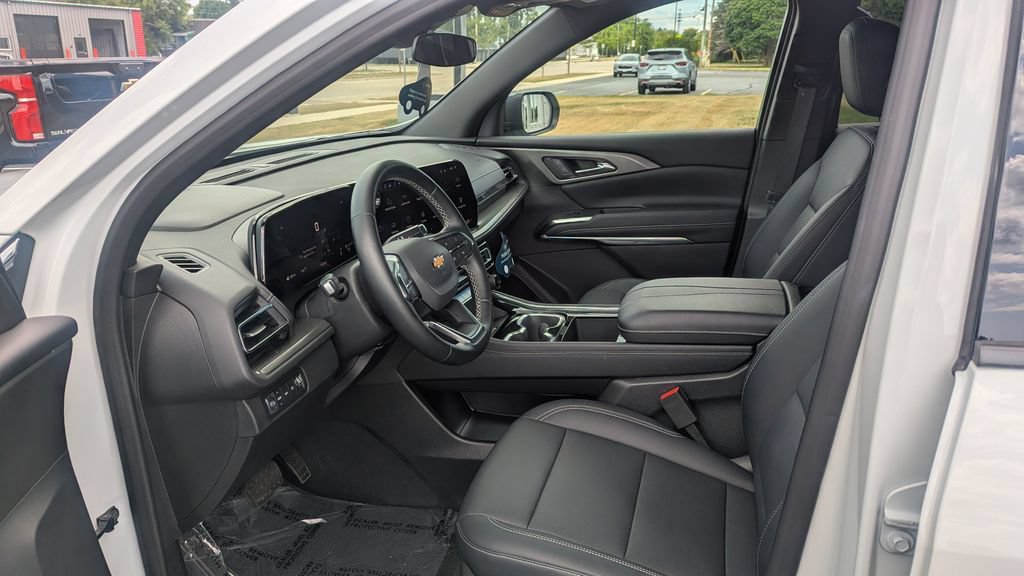 Used 2026 Chevrolet Traverse LT AWD/4WD image 8