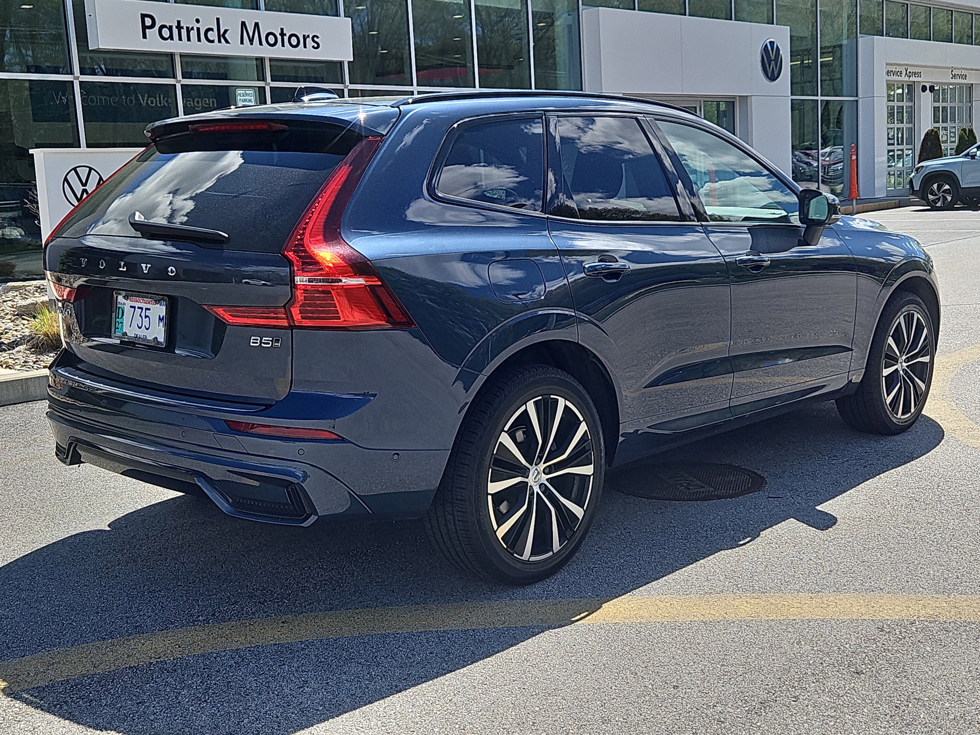 Certified 2024 Volvo XC60 B5 Plus w/ Climate Package AWD/4WD image 2