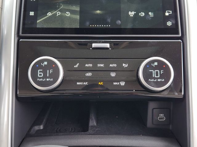 Used 2025 Land Rover Discovery S image 18