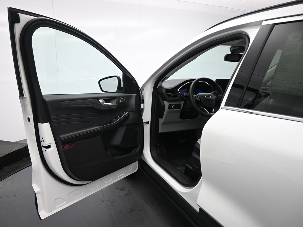 New 2025 Ford Escape SE w/ PHEV Premium Package image 8