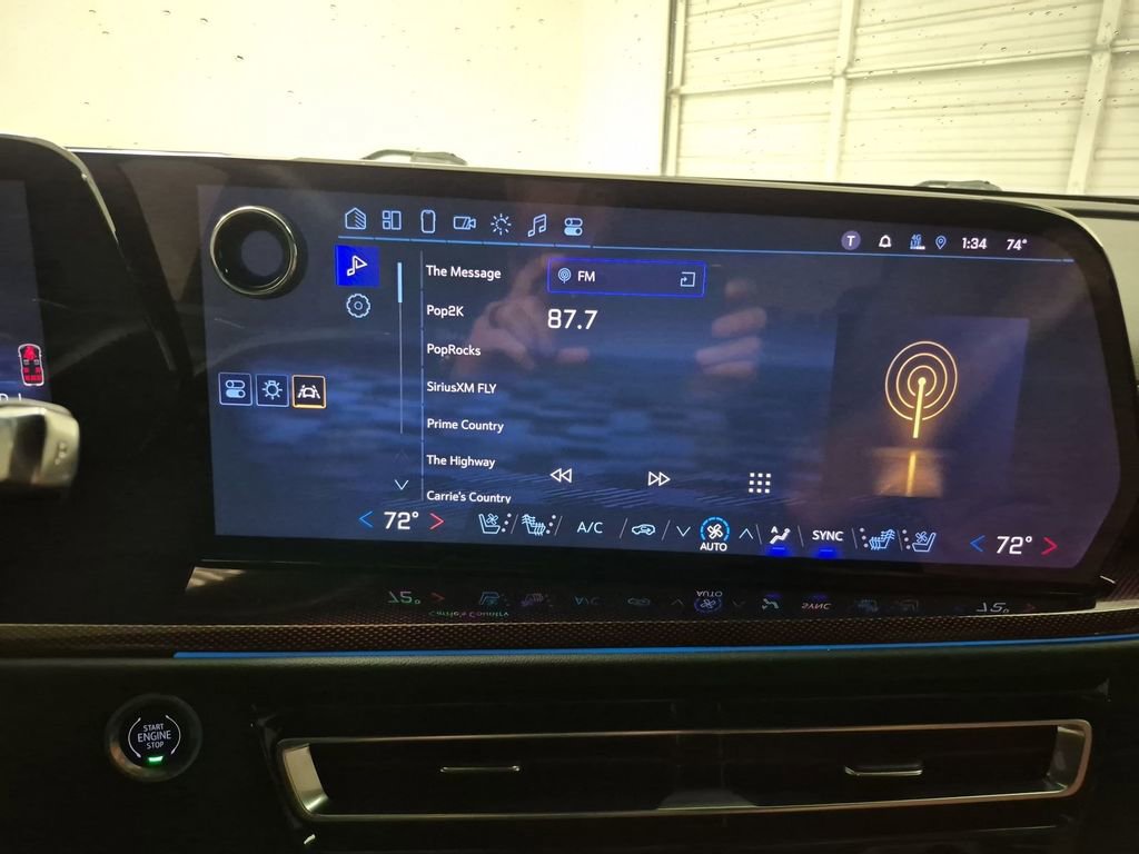 Used 2024 Chevrolet Traverse RS image 13