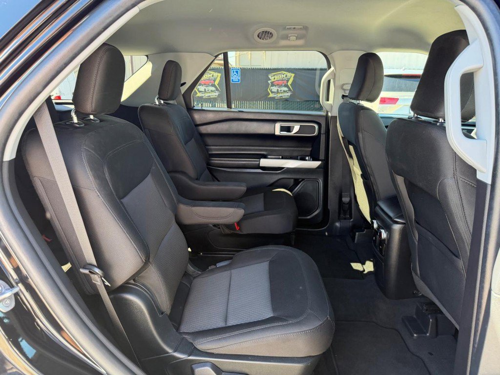 Used 2022 Ford Explorer XLT image 40