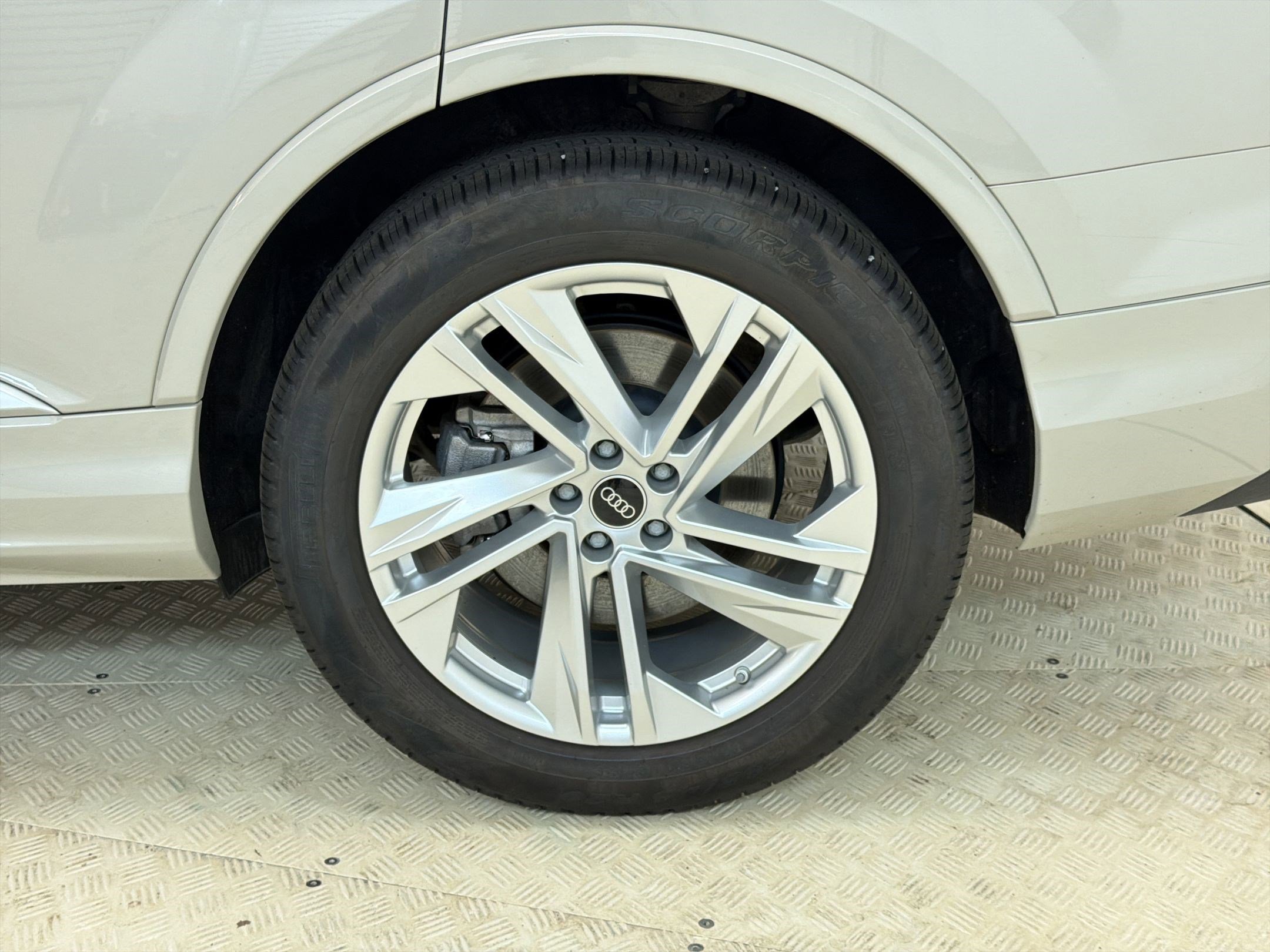 Used 2022 Audi Q7 3.0T Prestige image 11