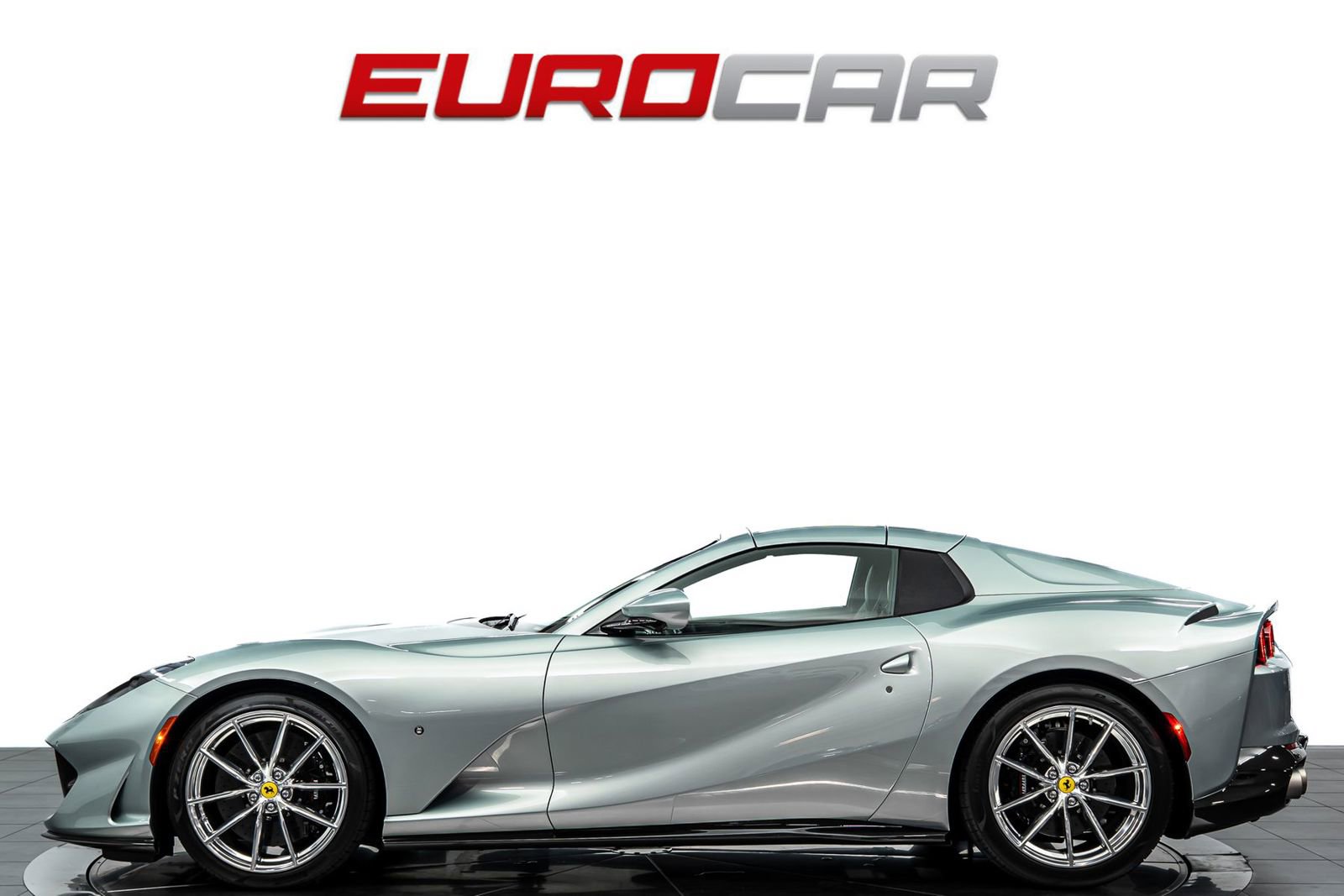 Used 2022 Ferrari 812 GTS RWD image 3