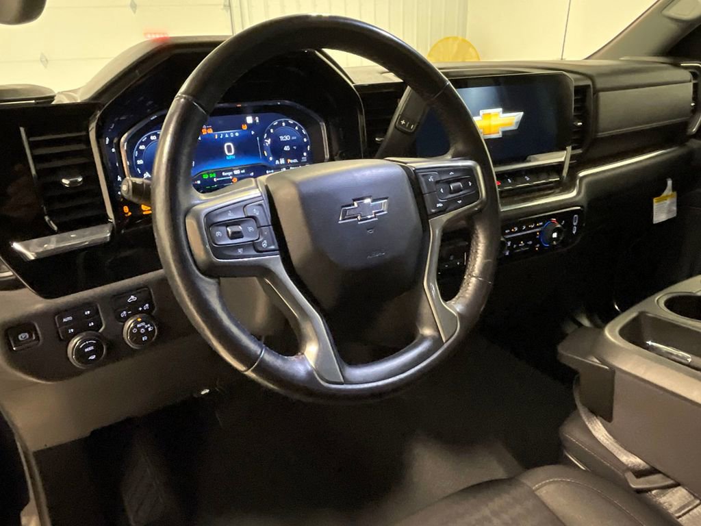Used 2023 Chevrolet Silverado 1500 RST w/ Z71 Off-Road Package image 5