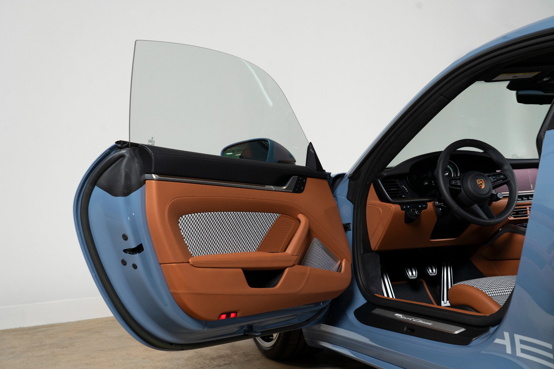 Used 2023 Porsche 911 Sport Classic image 42