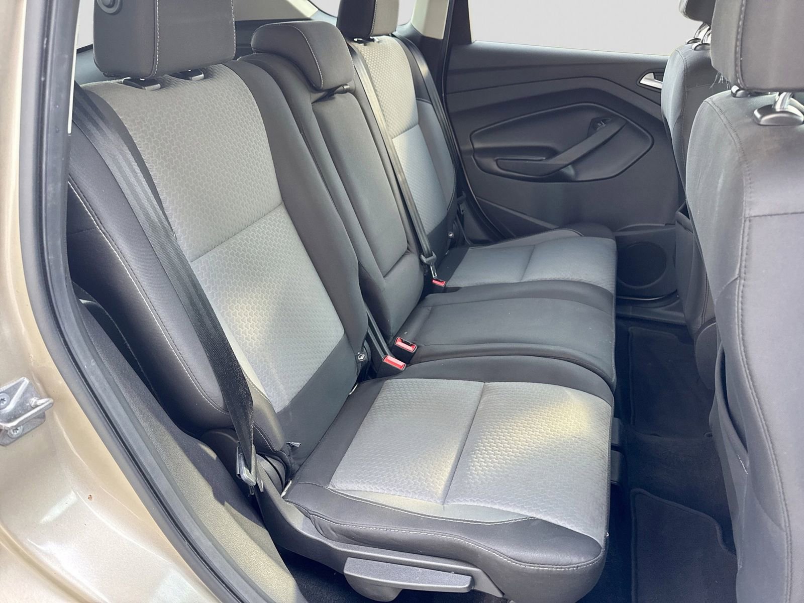 Used 2017 Ford Escape SE w/ Equipment Group 201A image 20