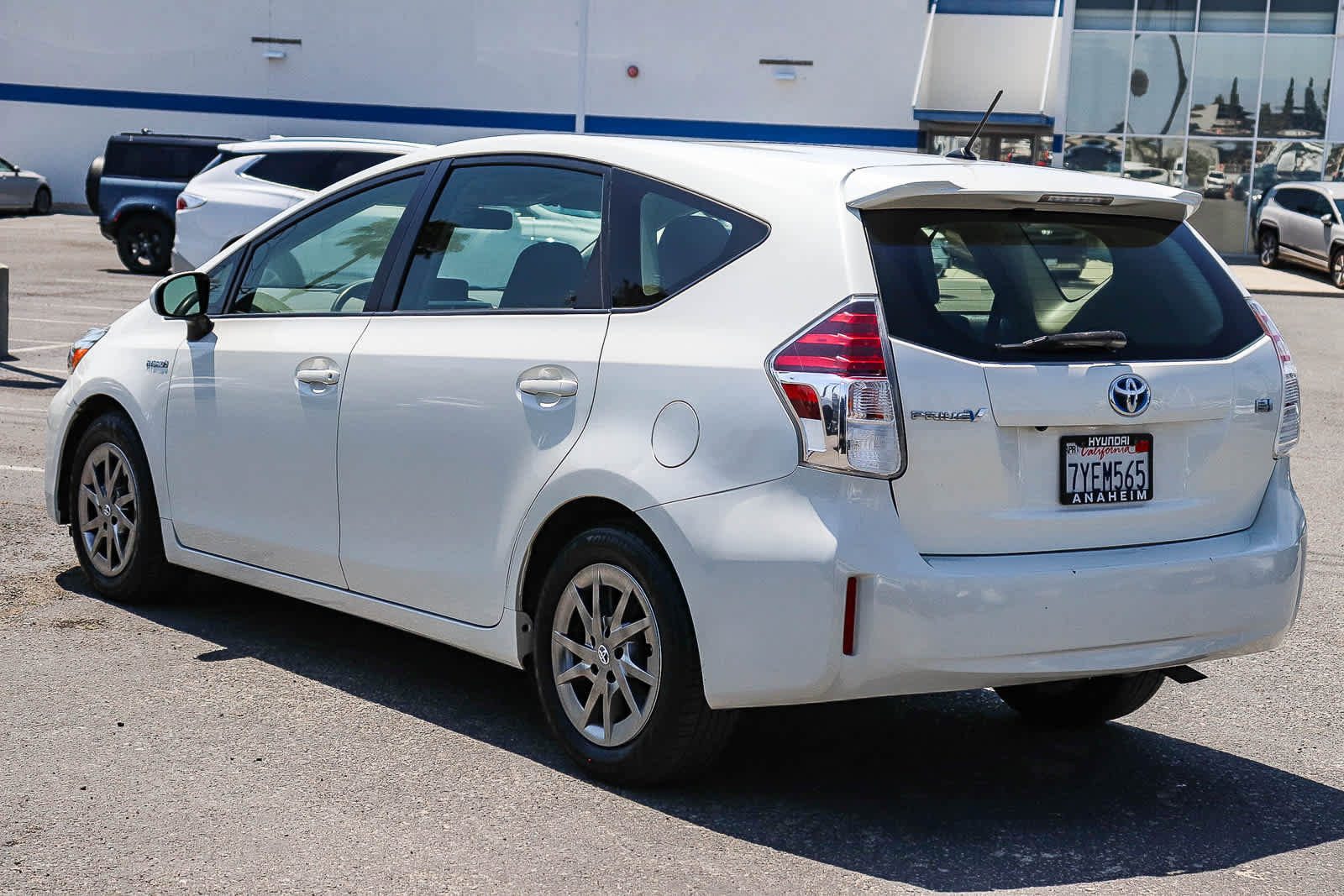 Used 2017 Toyota Prius V Two FWD image 8