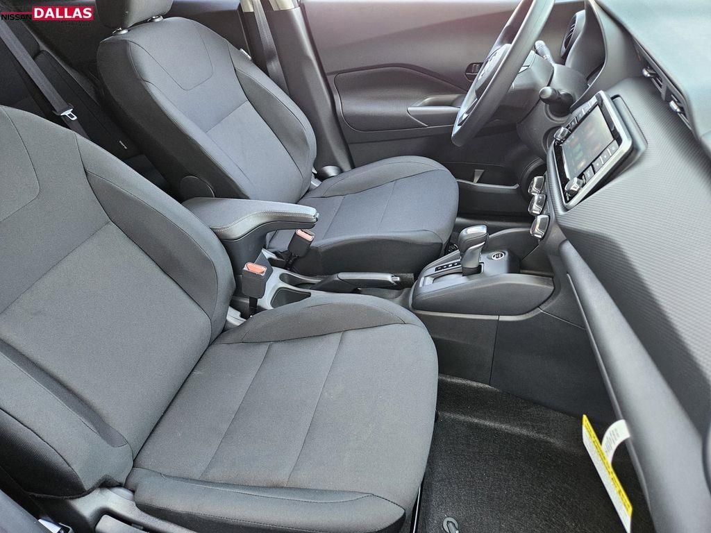New 2025 Nissan Kicks Play S image 11