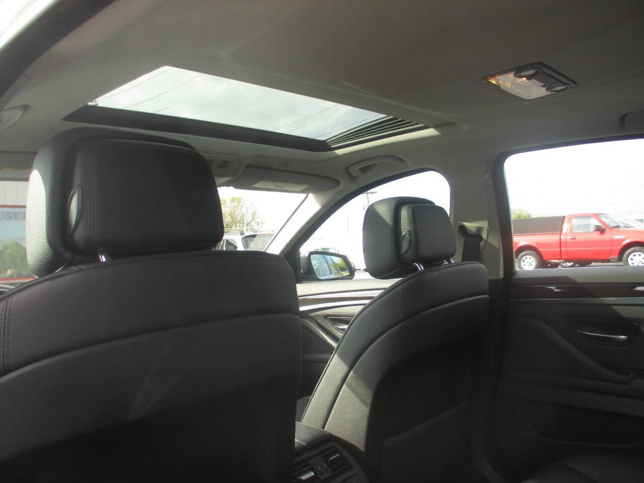 Used 2011 BMW 535i xDrive Sedan image 6