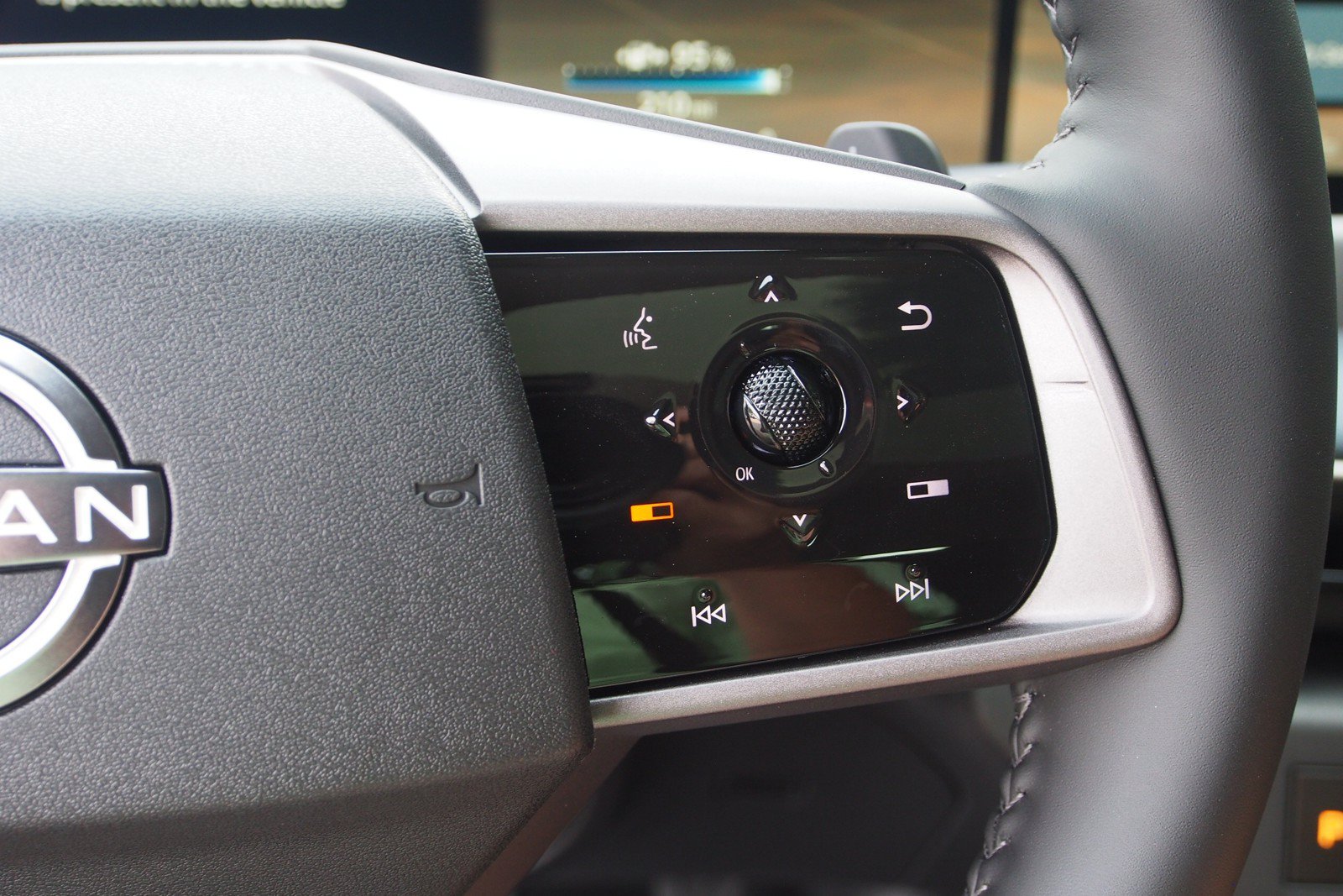 New 2026 Nissan Leaf Platinum+ FWD image 22