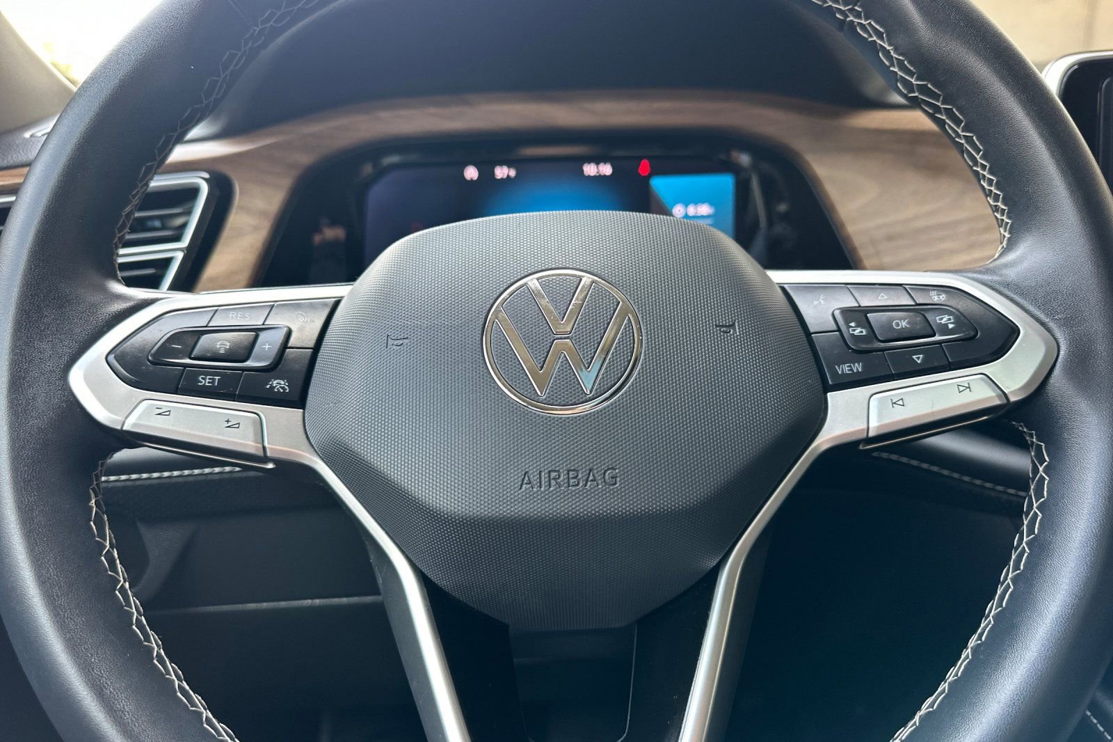 Used 2024 Volkswagen Atlas SE FWD image 31