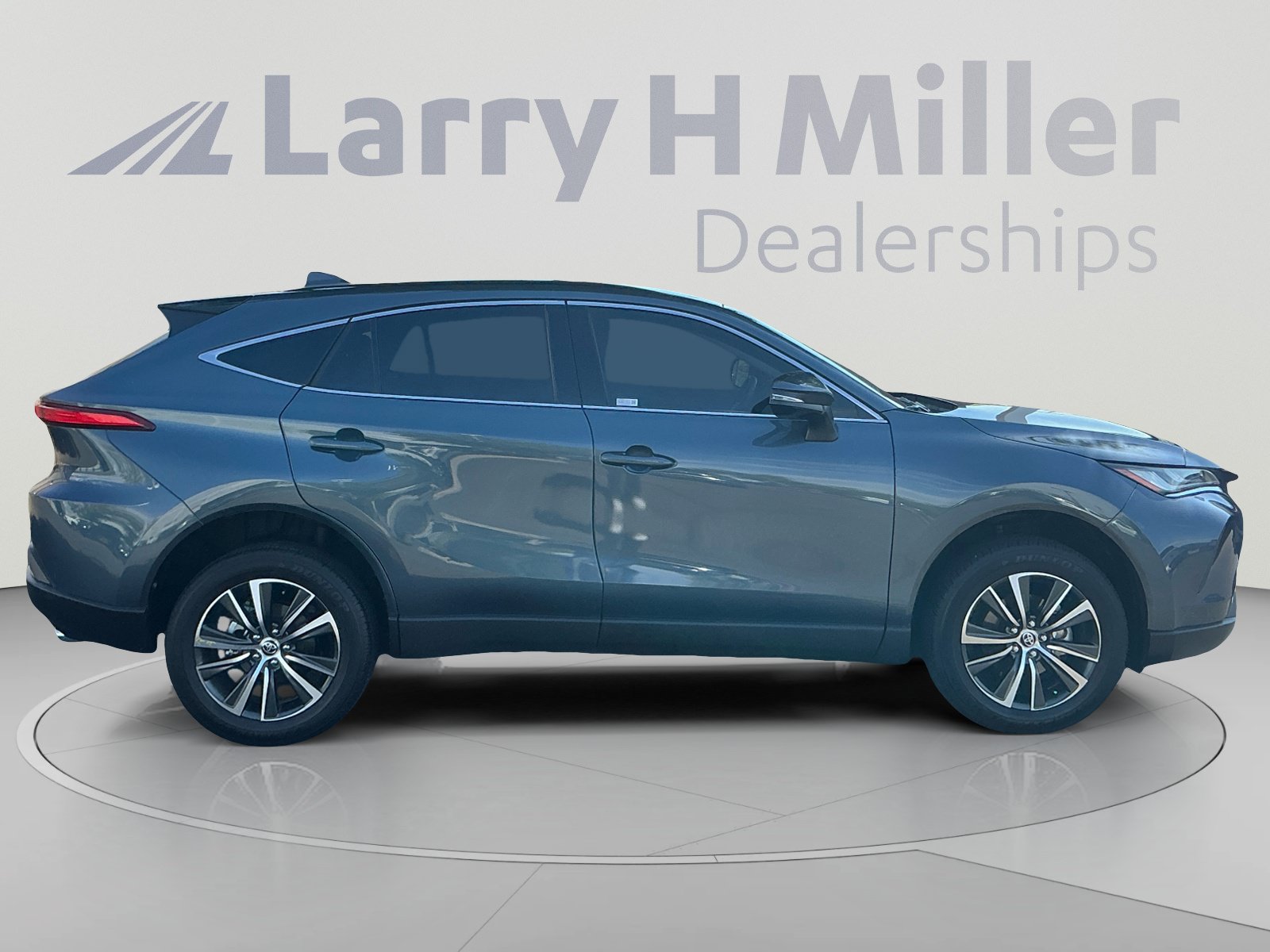 Certified 2024 Toyota Venza LE AWD/4WD image 5