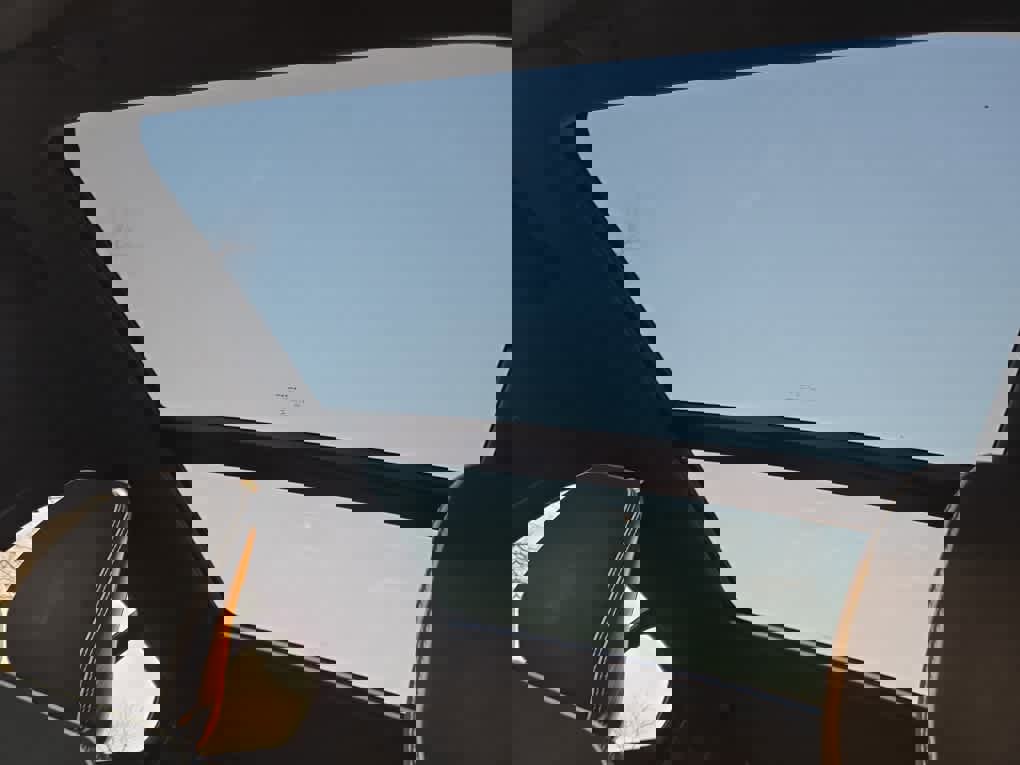 Used 2022 Volvo XC40 P8 Recharge Plus image 23