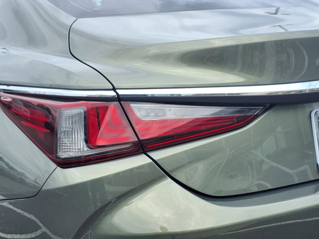 Used 2023 Lexus ES 350 w/ Accessory Package (Z2) image 24