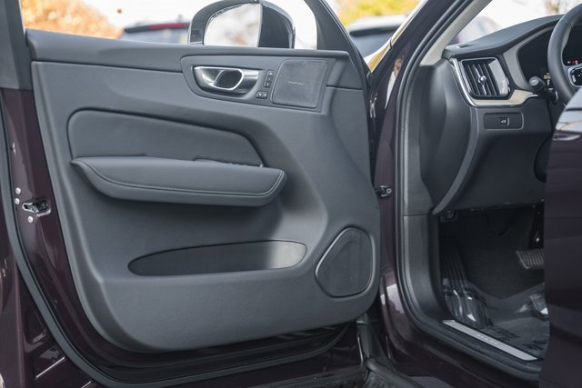 New 2026 Volvo XC60 B5 Ultra w/ Protection Package Premier image 37