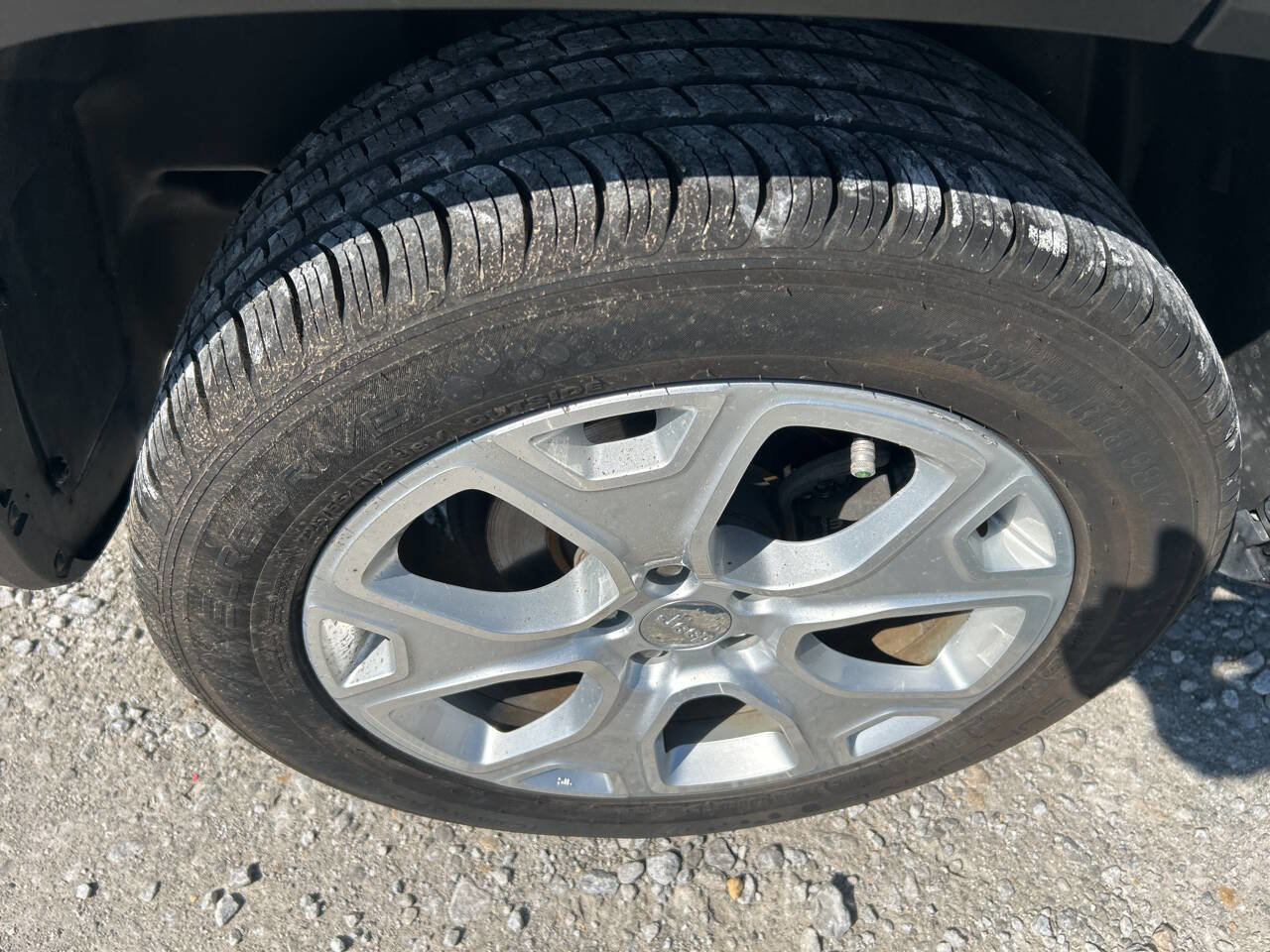 Used 2016 Jeep Renegade Limited image 12