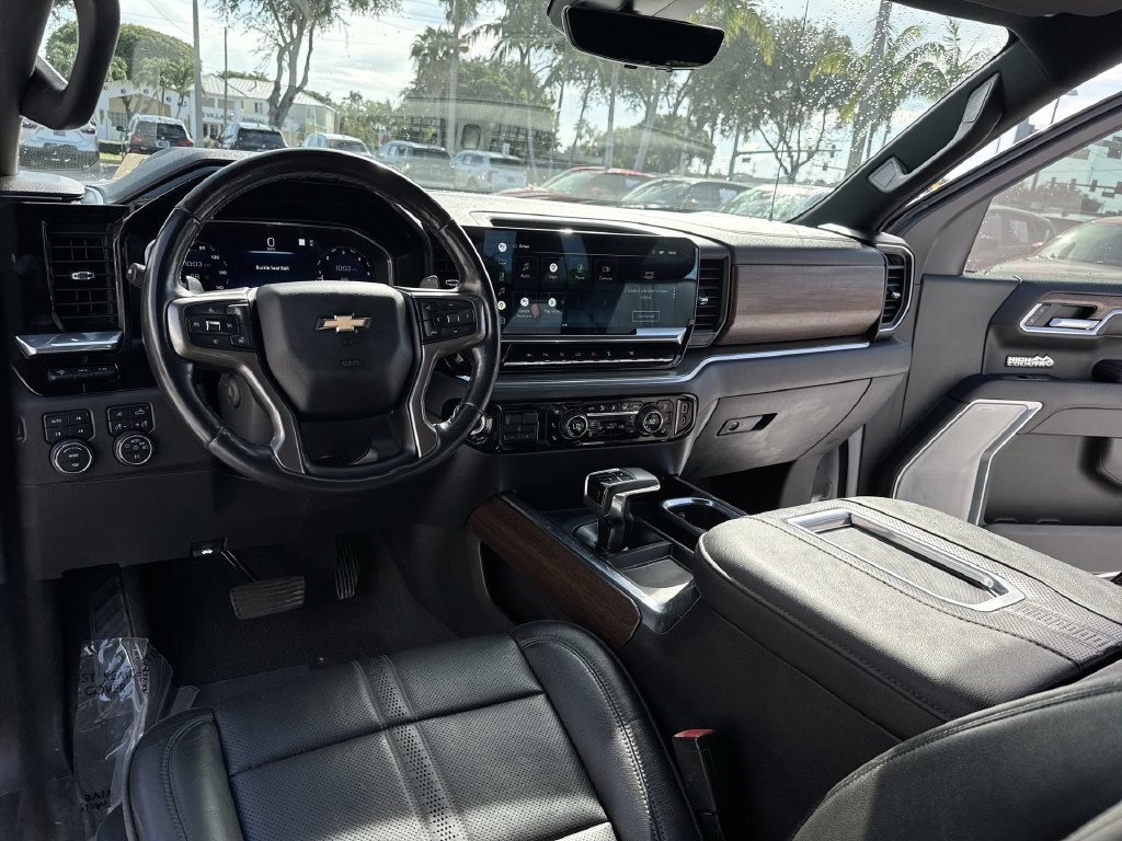 Used 2022 Chevrolet Silverado 1500 High Country w/ Technology Package AWD/4WD image 35