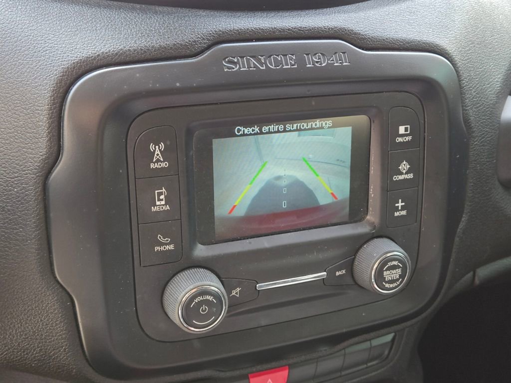 Used 2015 Jeep Renegade Trailhawk image 11