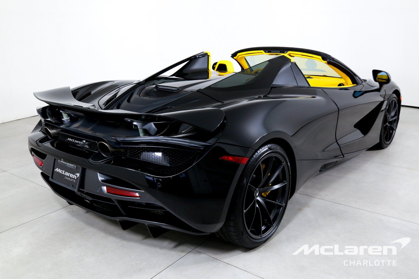 Used 2022 McLaren 720S Spider RWD image 10