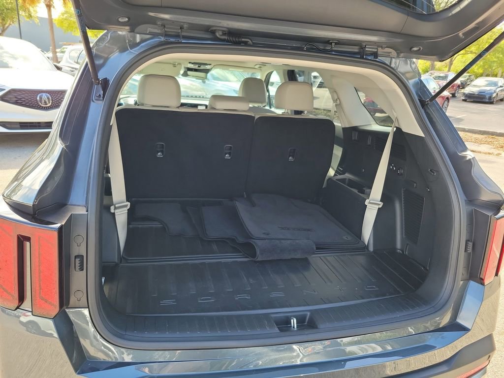 Used 2024 Kia Sorento S w/ Panoramic Sunroof Package image 14
