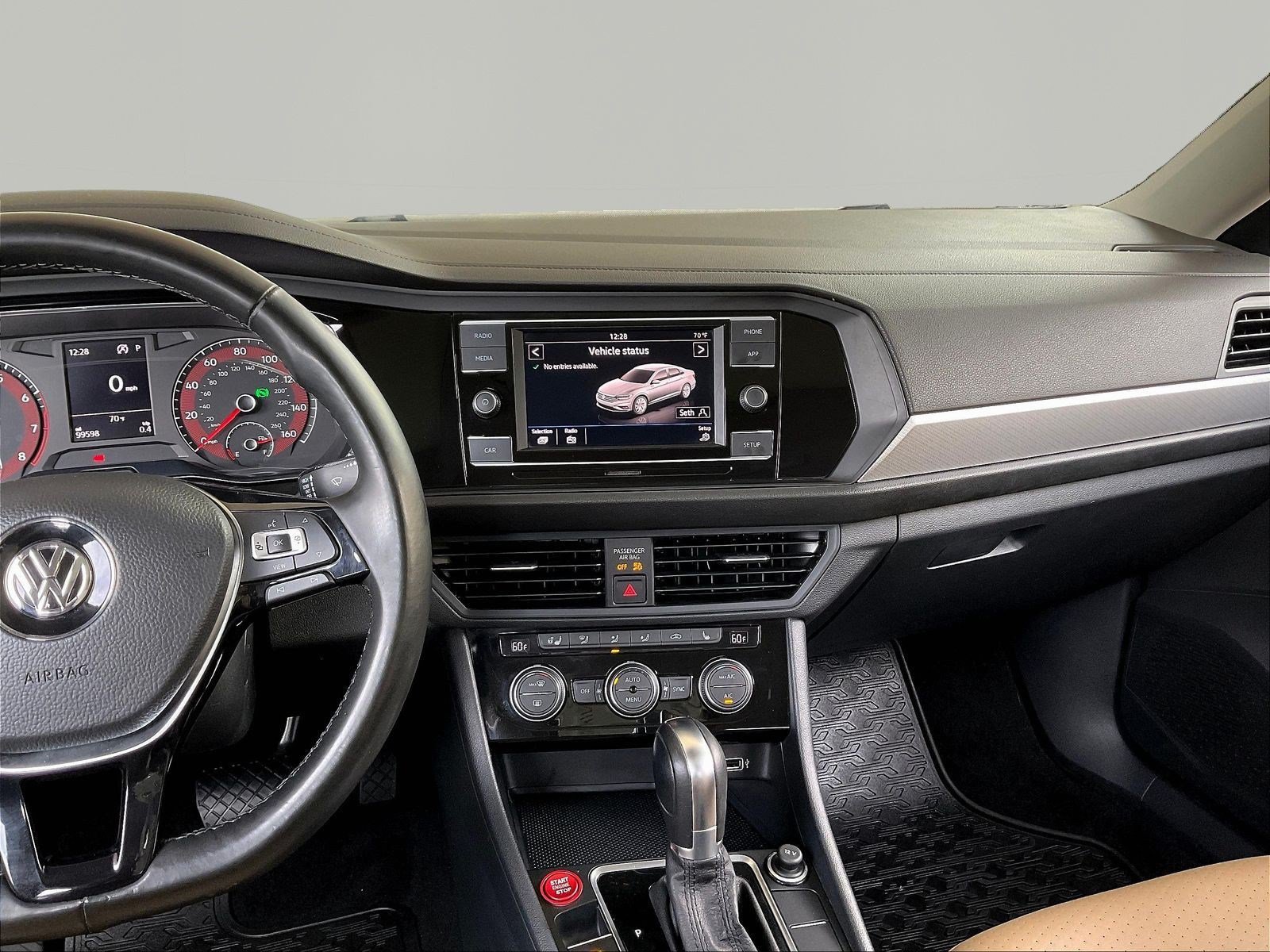 Used 2019 Volkswagen Jetta SE w/ Cold Weather Package FWD image 9