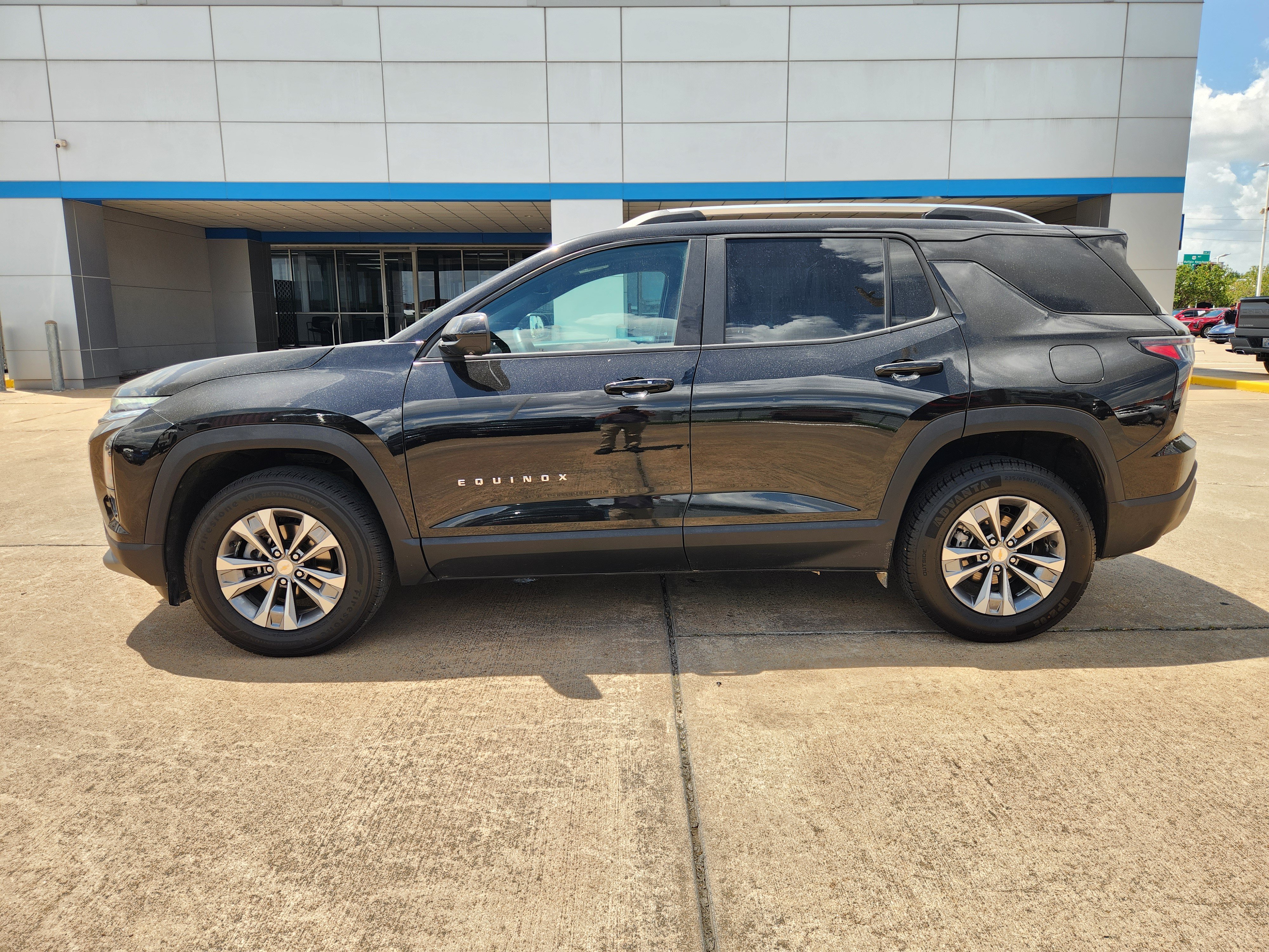 Used 2025 Chevrolet Equinox LT w/ Convenience Package II FWD image 5