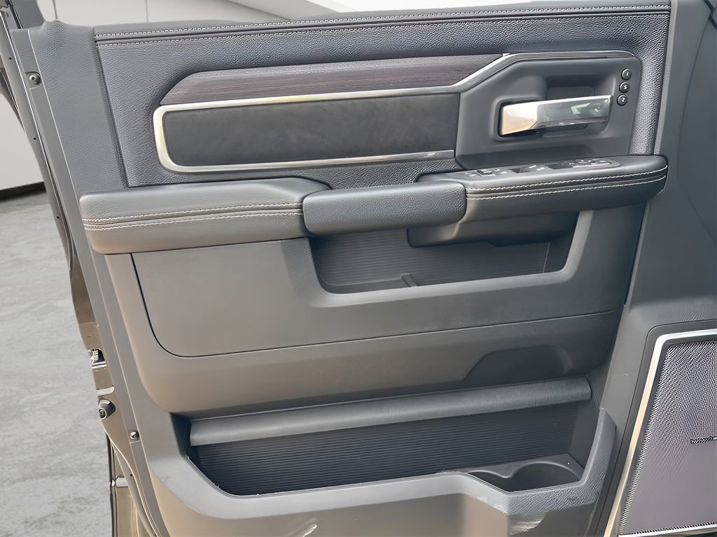 New 2026 RAM 2500 Laramie AWD/4WD image 24