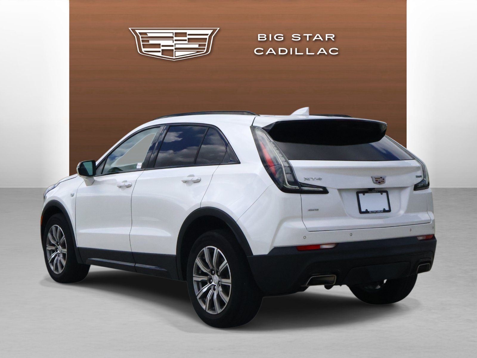 Certified 2022 Cadillac XT4 Sport w/ Enhanced Visibility Package AWD/4WD image 3