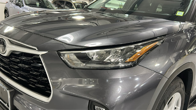 Used 2020 Toyota Highlander LE AWD/4WD image 7